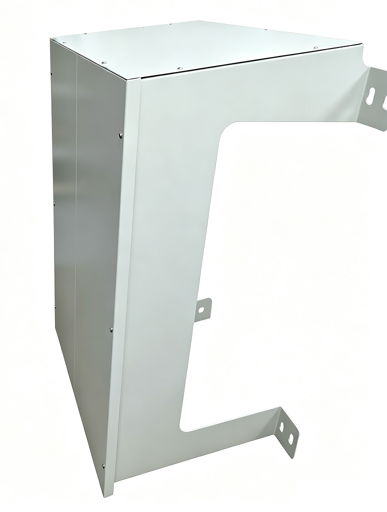 Tesla Powerwall 3 保护罩侧前视角，底部 C 型走线开口